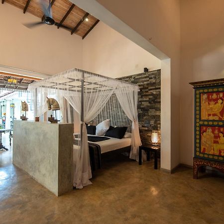 Tropical House - Jungleside Villa Hikkaduwa Habitación foto